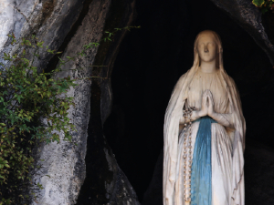 Lourdes.::Interview with Fr. Jacques Olivier, writer and author of Prophéties et prédictions de Jeanne d’Arc.